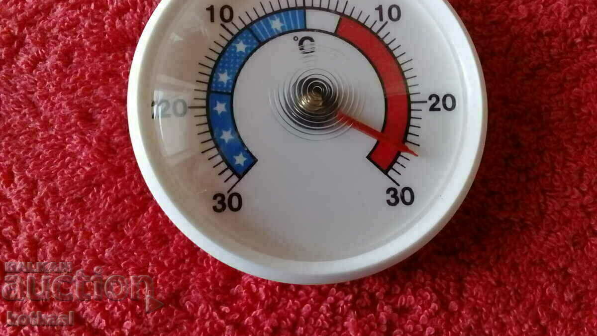 Παλαιό στρογγυλό θερμόμετρο με τιμή € 2.81 | 5.50 BGN Παλαιό στρογγυλό θερμόμετρο με τιμή € 2.81 | 5.50 BGN