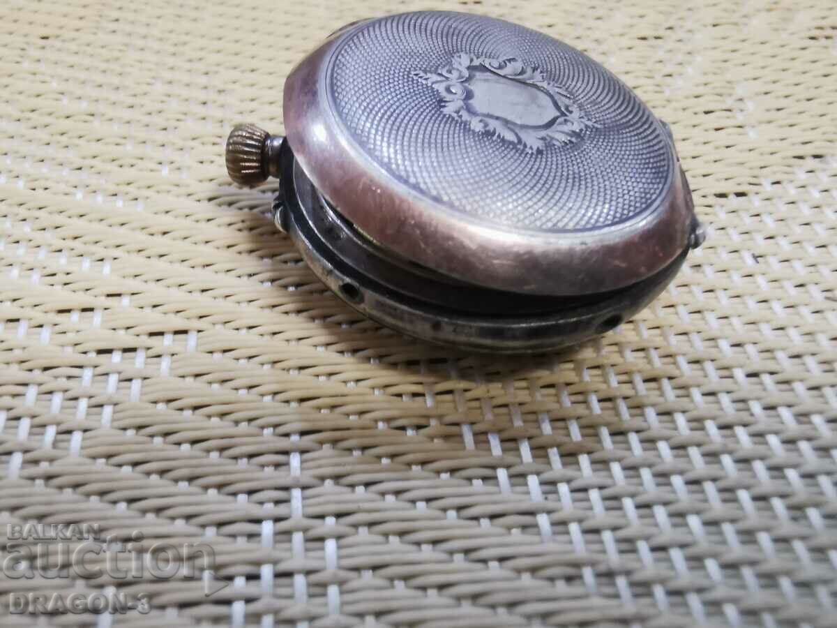 Παράδοση ασημένιο ρολόι Παράδοση ασημένιο ρολόι