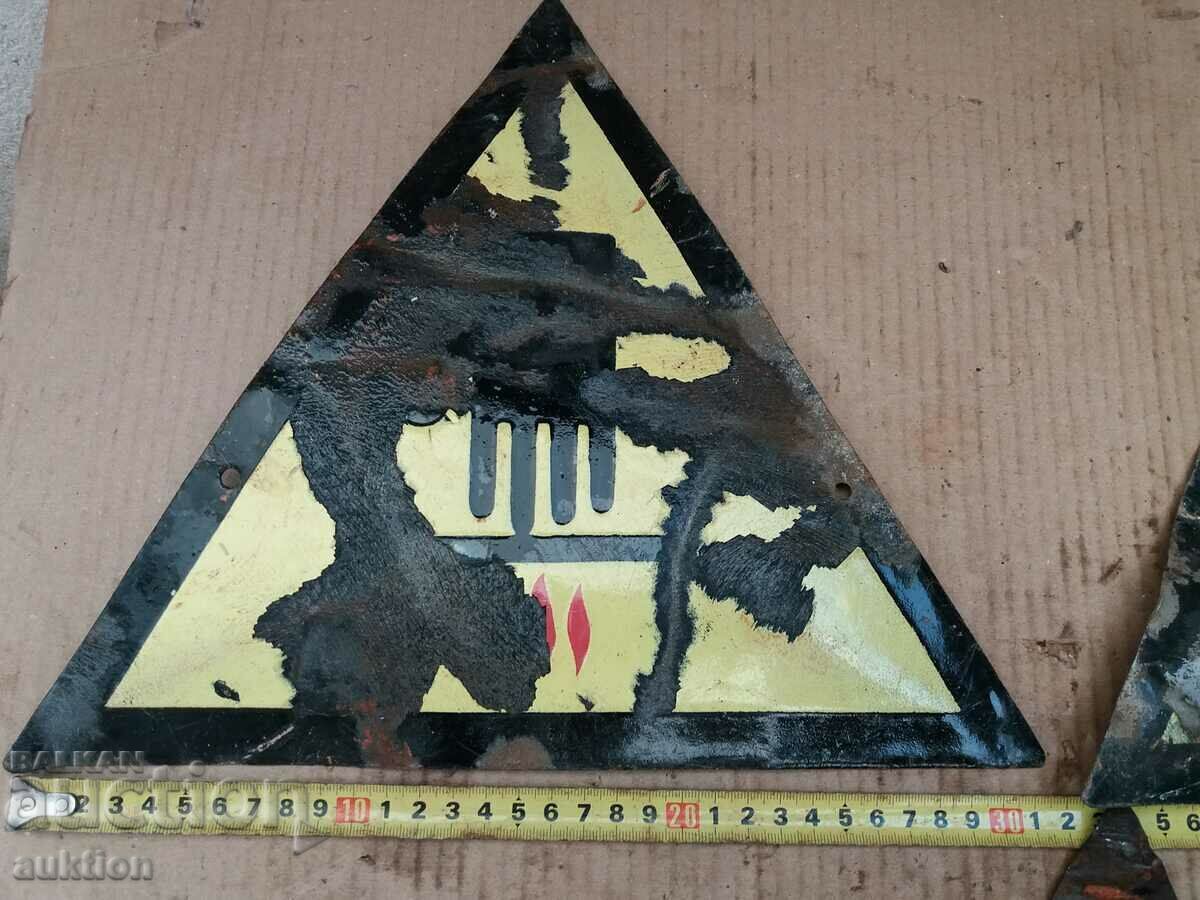 SET OF 3 ENAMELED METAL SIGNS - 5 SET OF 3 ENAMELED METAL SIGNS - 5