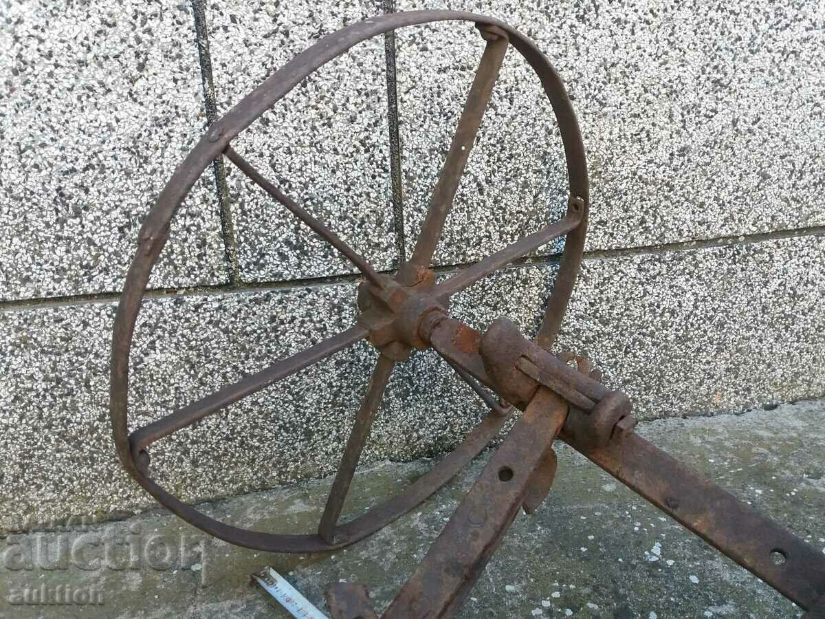 Auction WROUGHT RENAISSANCE WHEEL FOR PLOW, PLOW SOLID VIENNA Auction WROUGHT RENAISSANCE WHEEL FOR PLOW, PLOW SOLID VIENNA