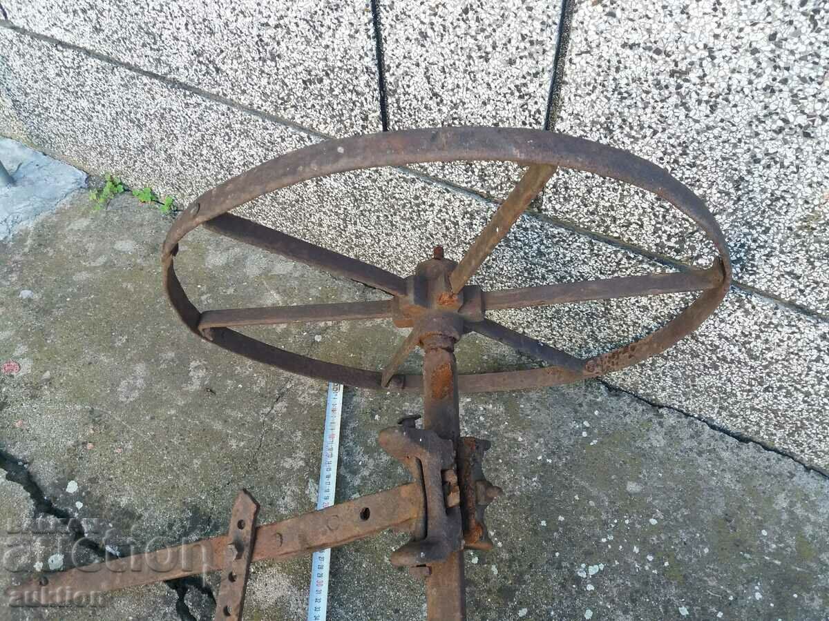 WROUGHT RENAISSANCE WHEEL FOR PLOW, PLOW SOLID VIENNA - 7 WROUGHT RENAISSANCE WHEEL FOR PLOW, PLOW SOLID VIENNA - 7