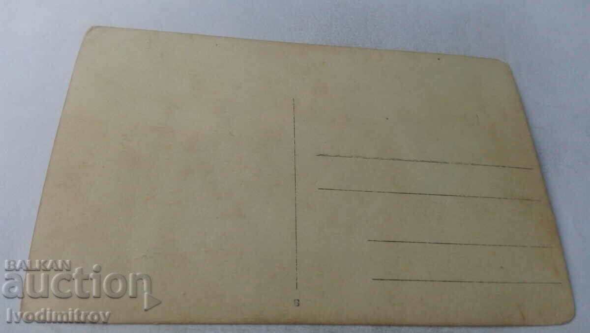 Photo Young men and women in front of a well in winter with price 1.65 BGN | € 0.84