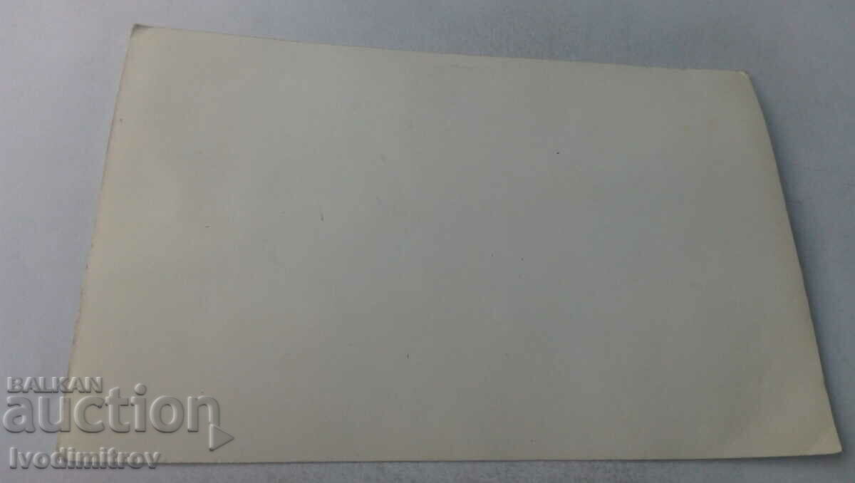 Photo A man and three women having a cup of coffee with price 1.35 BGN | € 0.69 Photo A man and three women having a cup of coffee with price 1.35 BGN | € 0.69