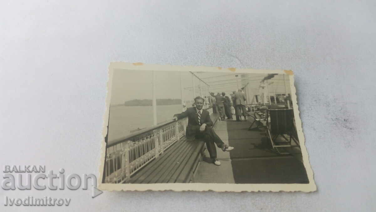 Fotografie Bărbatul la bordul vasului cu aburi URANUS