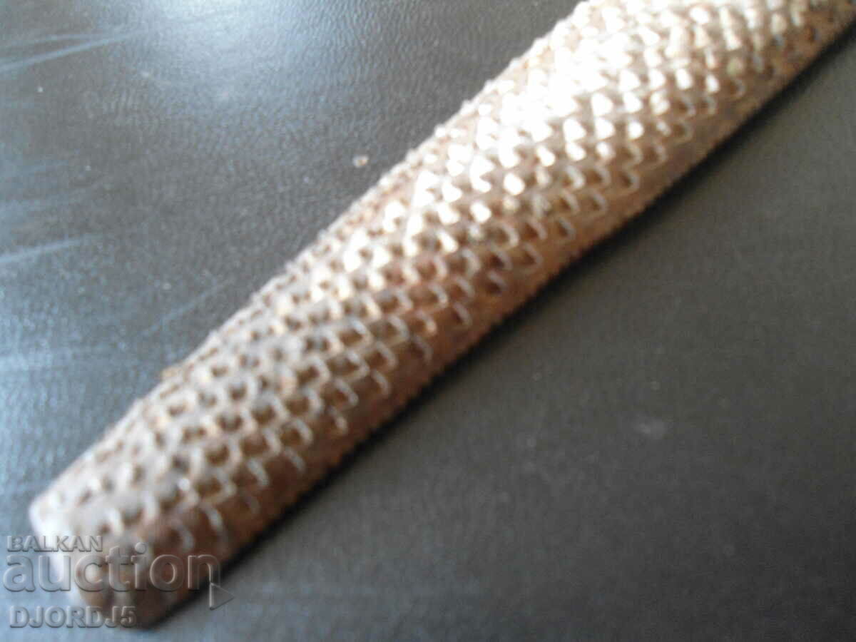 Auction  Old files, half-round