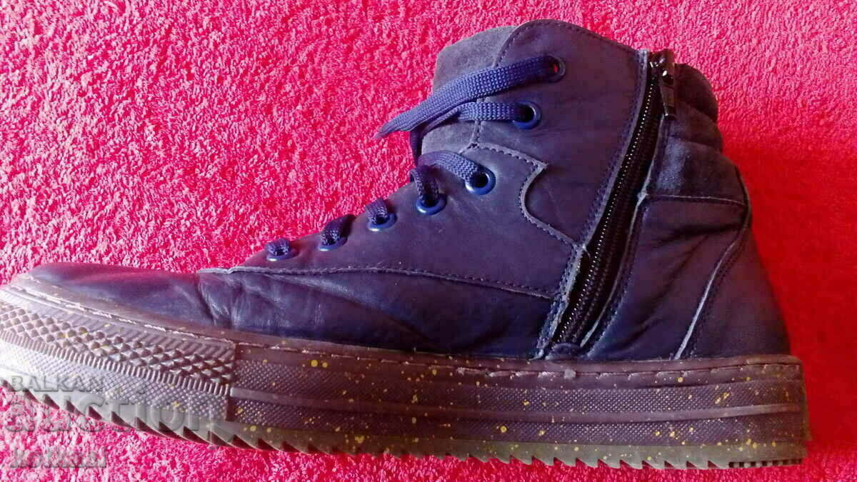 Pantofi sport vechi, adidași numărul 39 - 5