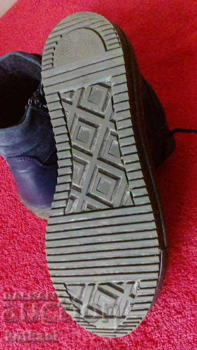 Pantofi sport vechi, adidași numărul 39 - 7