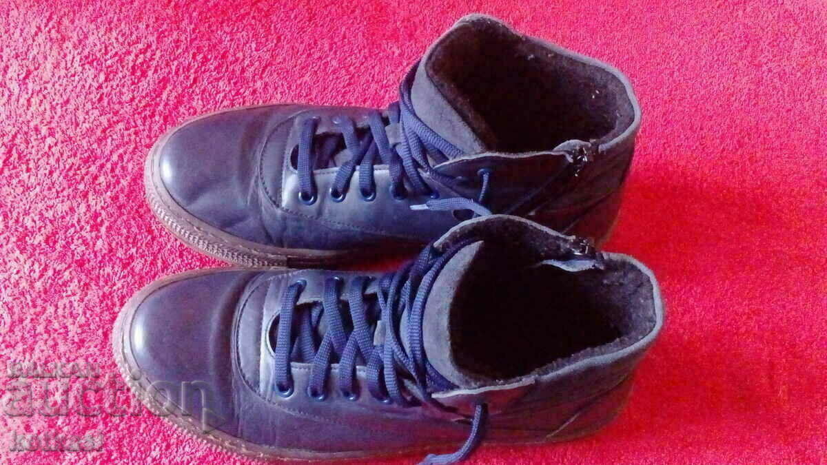 Old sports high shoes sneakers number 39