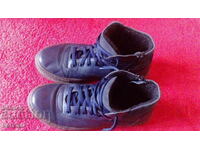 Old sports high shoes sneakers number 39
