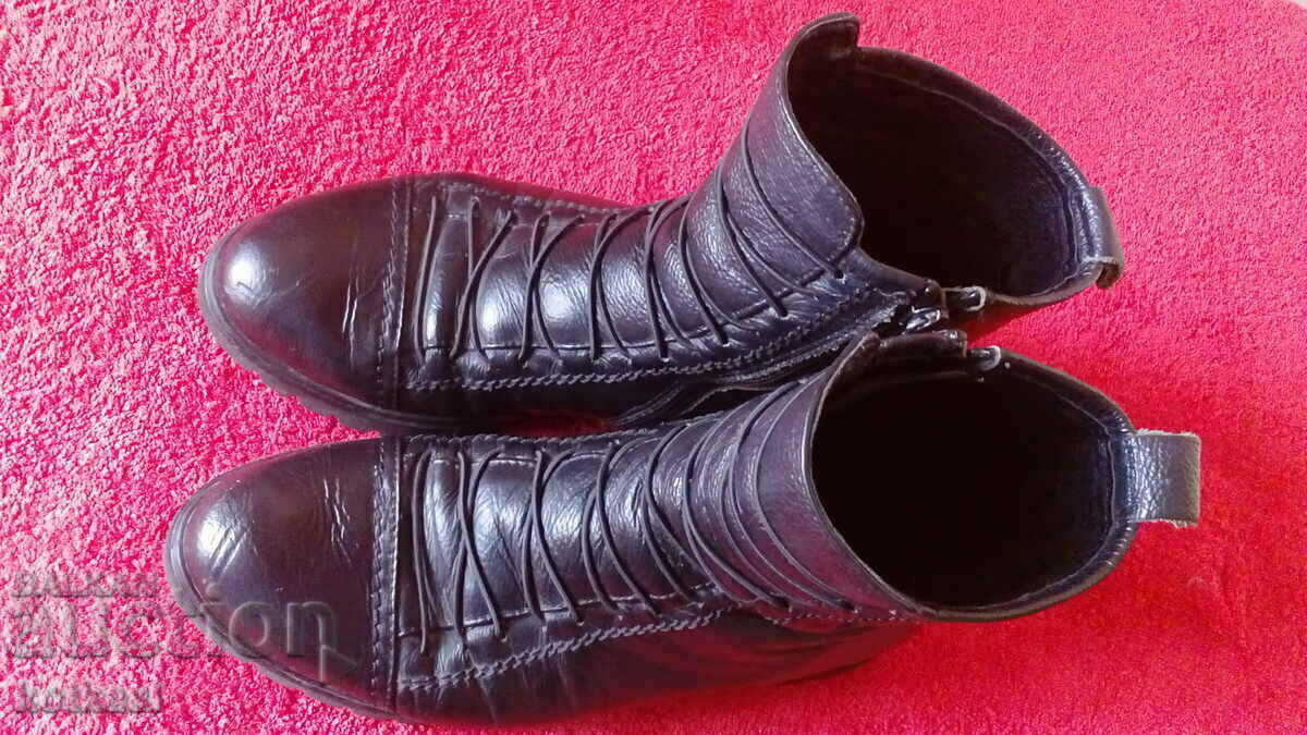 Leather shoes number 39 type boots NEW TREND