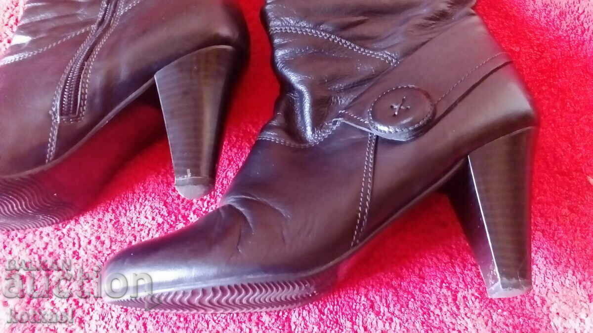 Women's leather boots heel number 39 - 5 Women's leather boots heel number 39 - 5