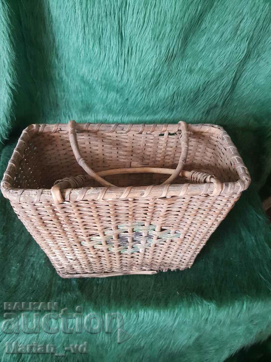 Auction Vintage wicker basket for interior Auction Vintage wicker basket for interior