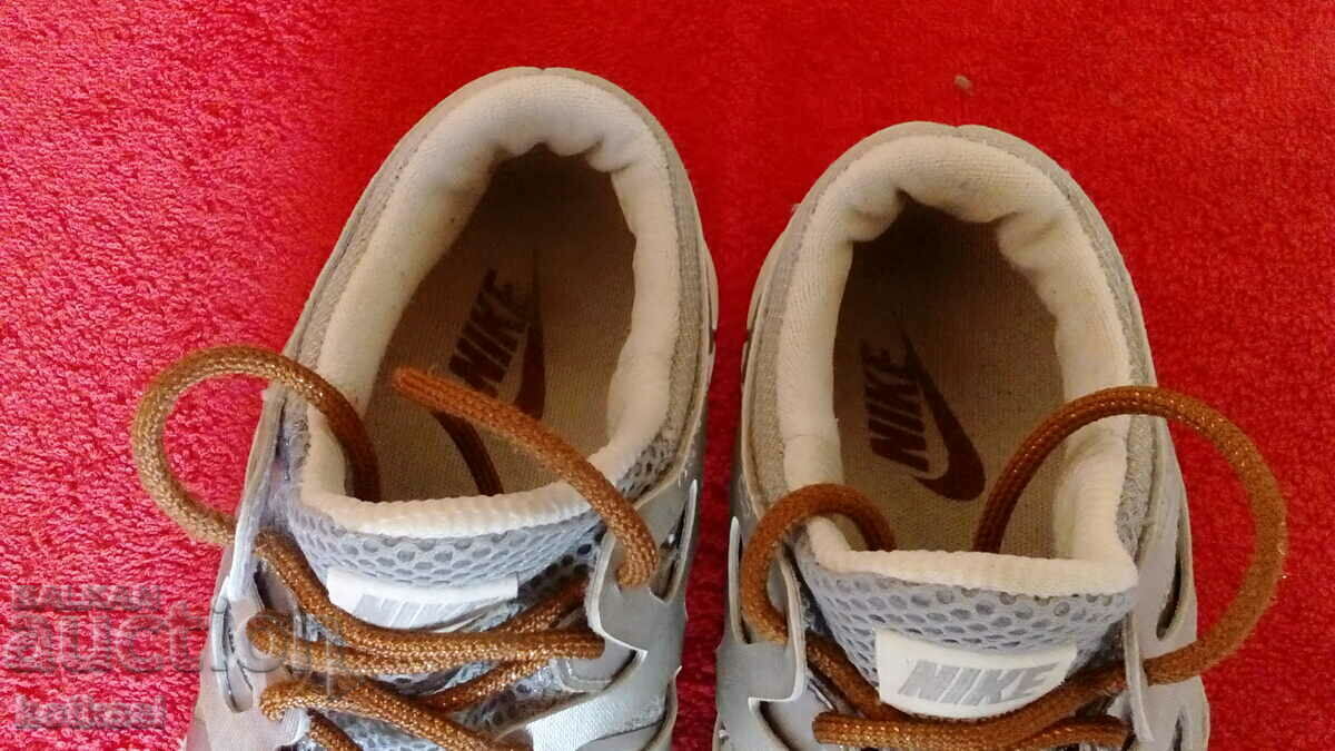 Auction Sports shoes sneakers number 36.5 Nike NIKE Auction Sports shoes sneakers number 36.5 Nike NIKE