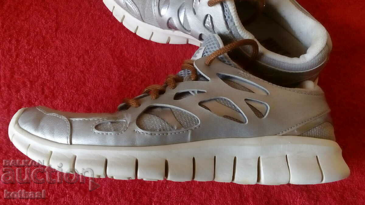 Delivery of Sports shoes sneakers number 36.5 Nike NIKE Delivery of Sports shoes sneakers number 36.5 Nike NIKE