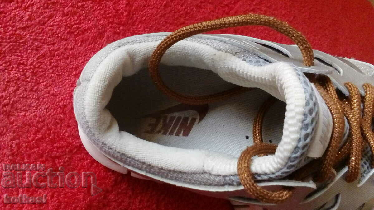 Sports shoes sneakers number 36.5 Nike NIKE - 7 Sports shoes sneakers number 36.5 Nike NIKE - 7