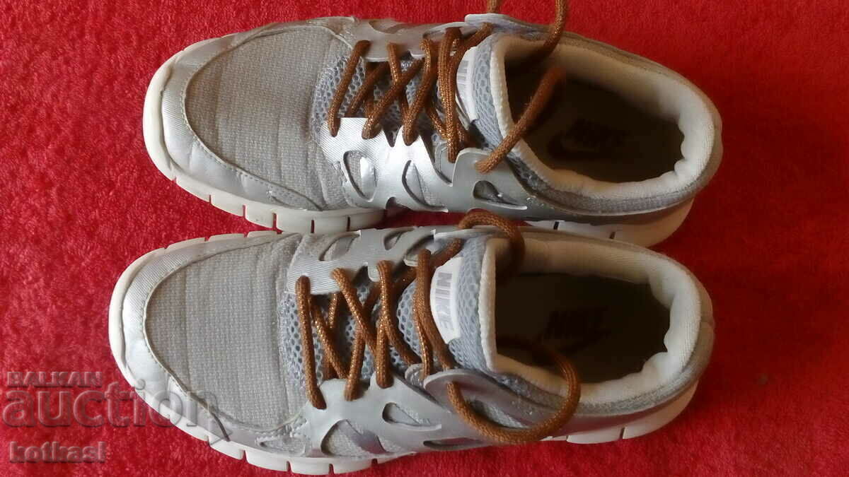 Sports shoes sneakers number 36.5 Nike NIKE Sports shoes sneakers number 36.5 Nike NIKE