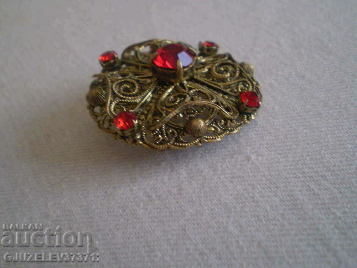 Δημοπρασία Ορειχάλκινο κρύσταλλο Old Ladies Brooch Δημοπρασία Ορειχάλκινο κρύσταλλο Old Ladies Brooch