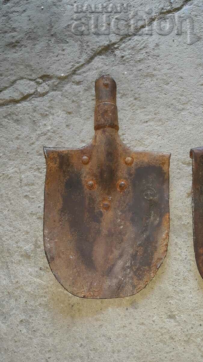 lot two antique shovels Kingdom of Bulgaria WW1 WWI with price 55.00 BGN | € 28.12 lot two antique shovels Kingdom of Bulgaria WW1 WWI with price 55.00 BGN | € 28.12