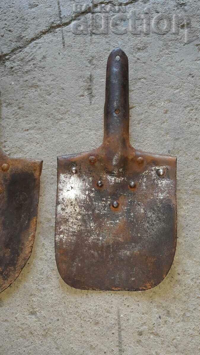 Auction lot two antique shovels Kingdom of Bulgaria WW1 WWI Auction lot two antique shovels Kingdom of Bulgaria WW1 WWI