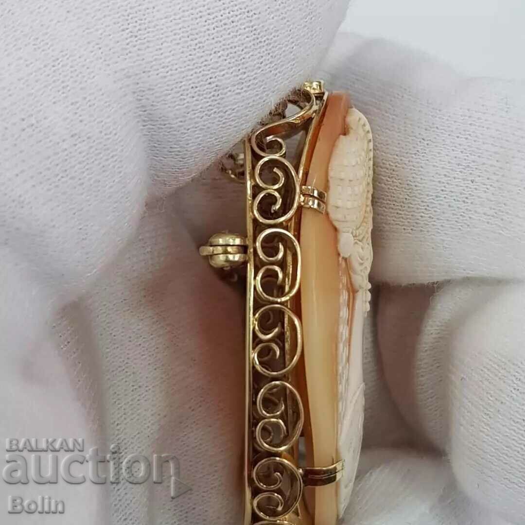 A rare class gold medallion brooch with Cameo 19th century - 6