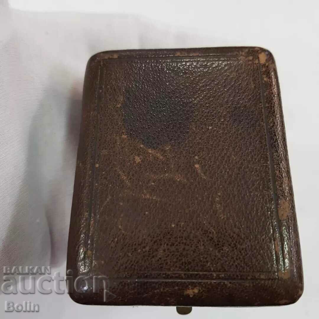 A rare class gold medallion brooch with Cameo 19th century - 7