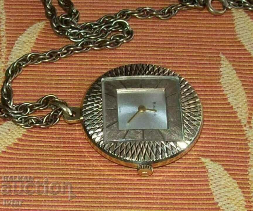 Delivery of Swiss watch "BULOVA" medallion Delivery of Swiss watch "BULOVA" medallion