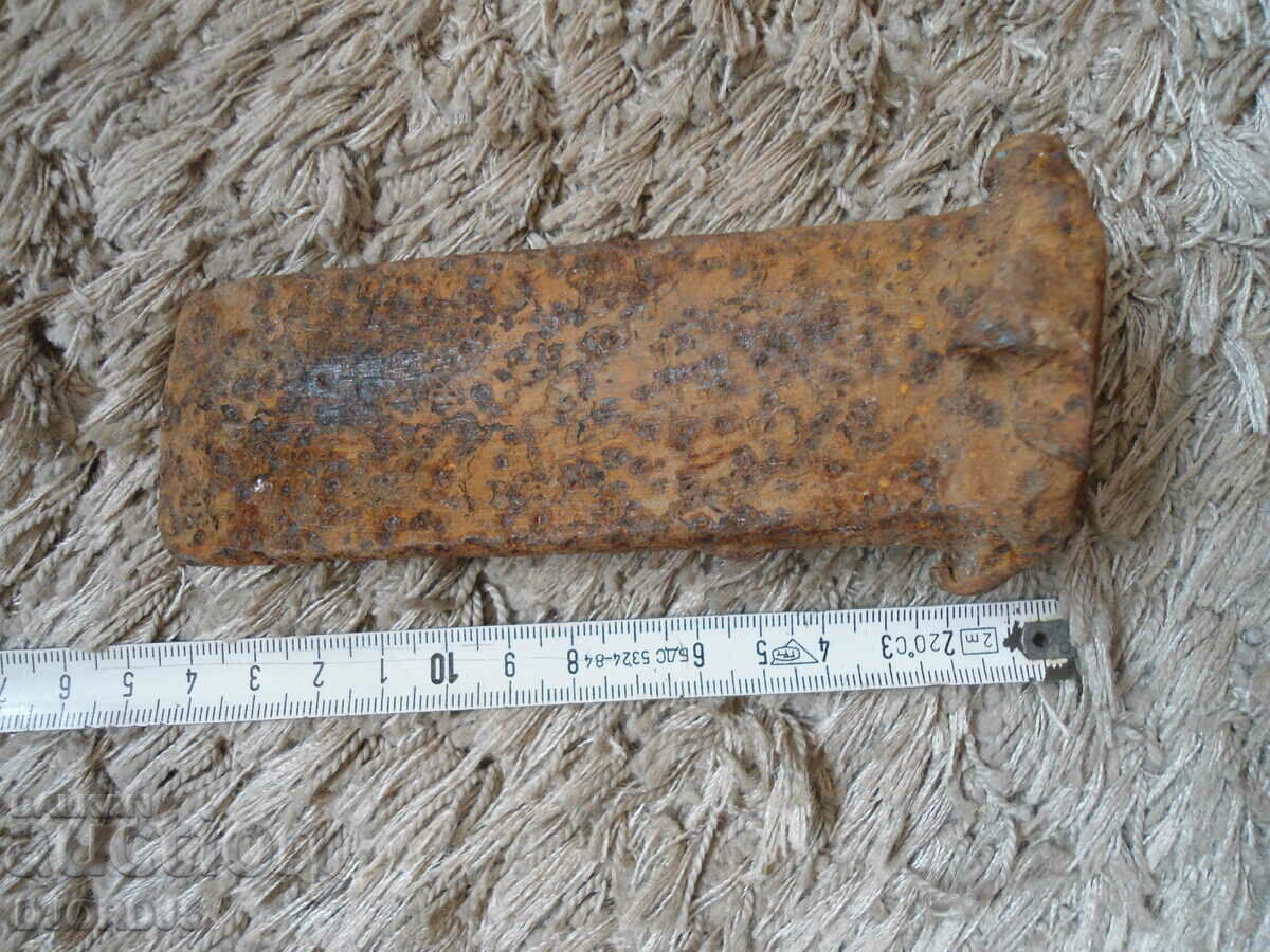 Delivery of Old wedge, 0.880 kg Delivery of Old wedge, 0.880 kg