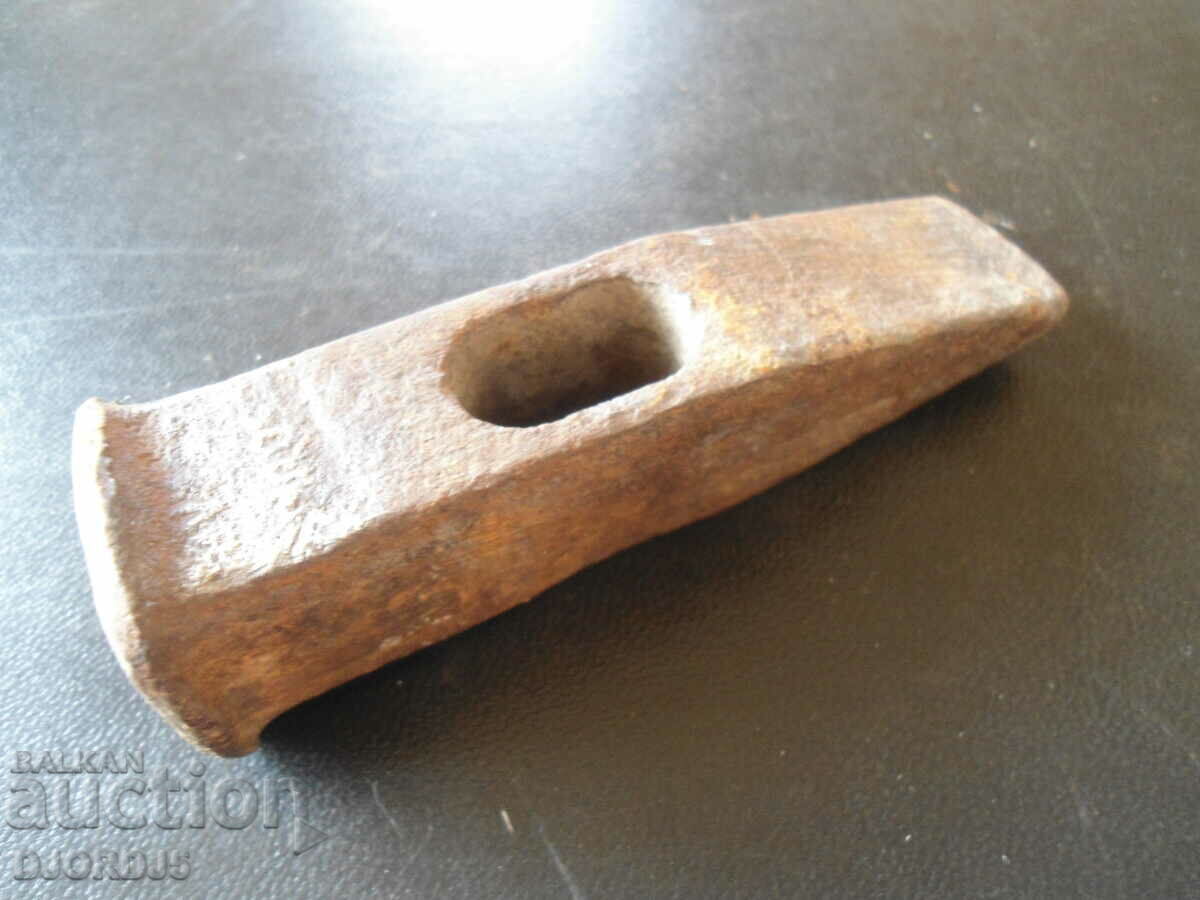 Licitație Vechi ciocan, subliniat