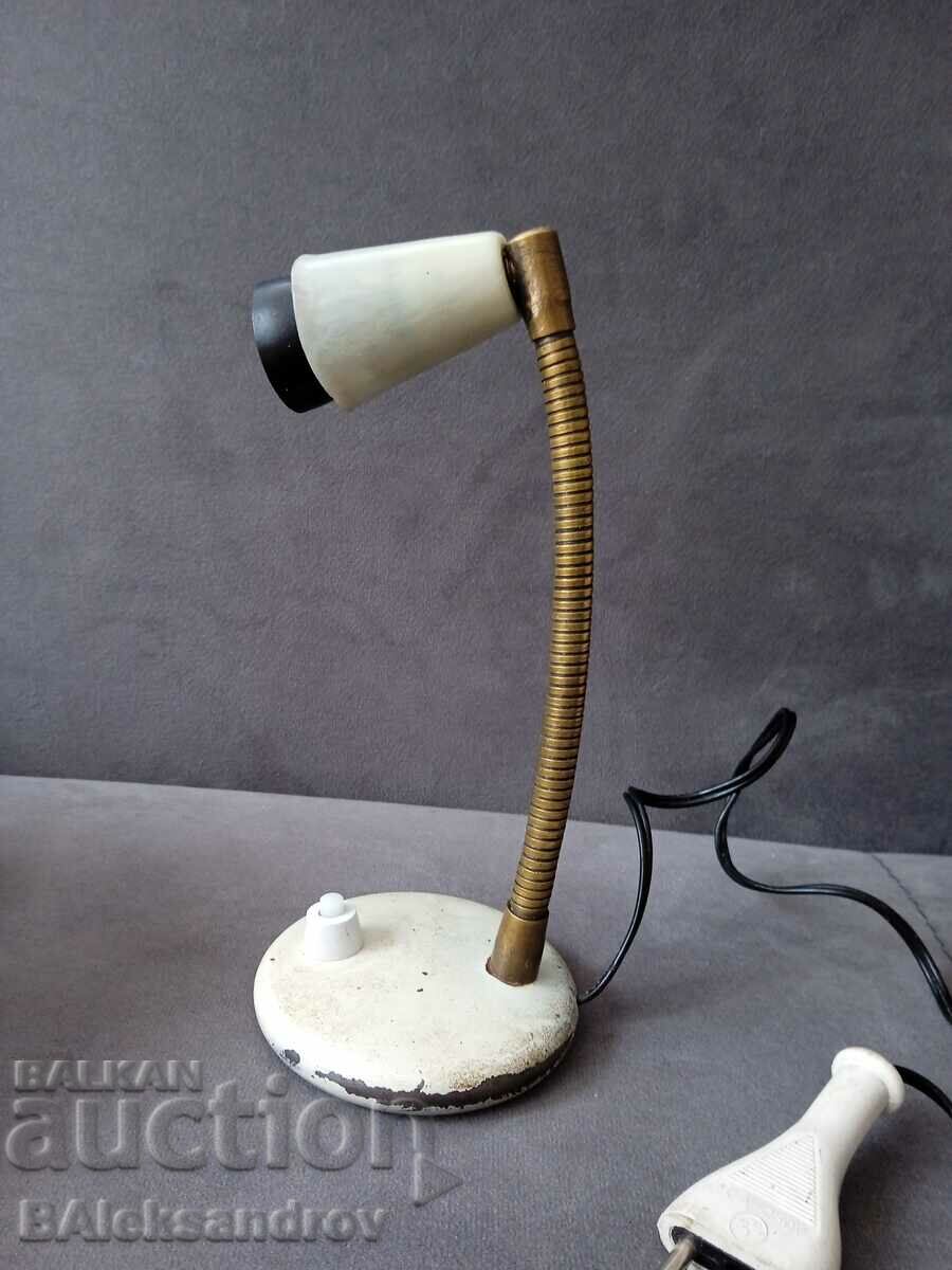 Παλιά λάμπα με τιμή 11.00 BGN | € 5.62 Παλιά λάμπα με τιμή 11.00 BGN | € 5.62