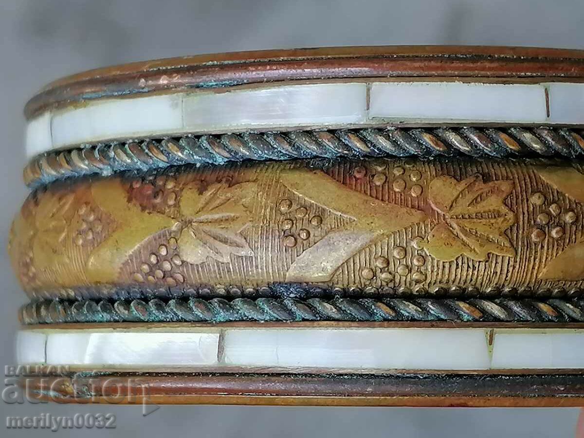 Delivery of Old bracelet with mother of pearl jewelry, jewelry