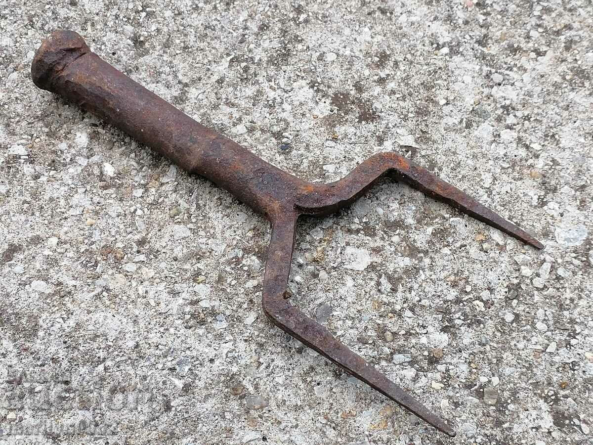 Delivery of Metal anvil for nailing hair wrought iron Delivery of Metal anvil for nailing hair wrought iron