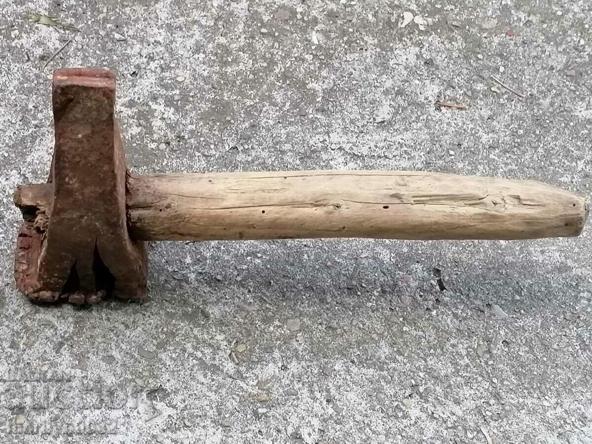 Auction  A very old primitive hammer tool
