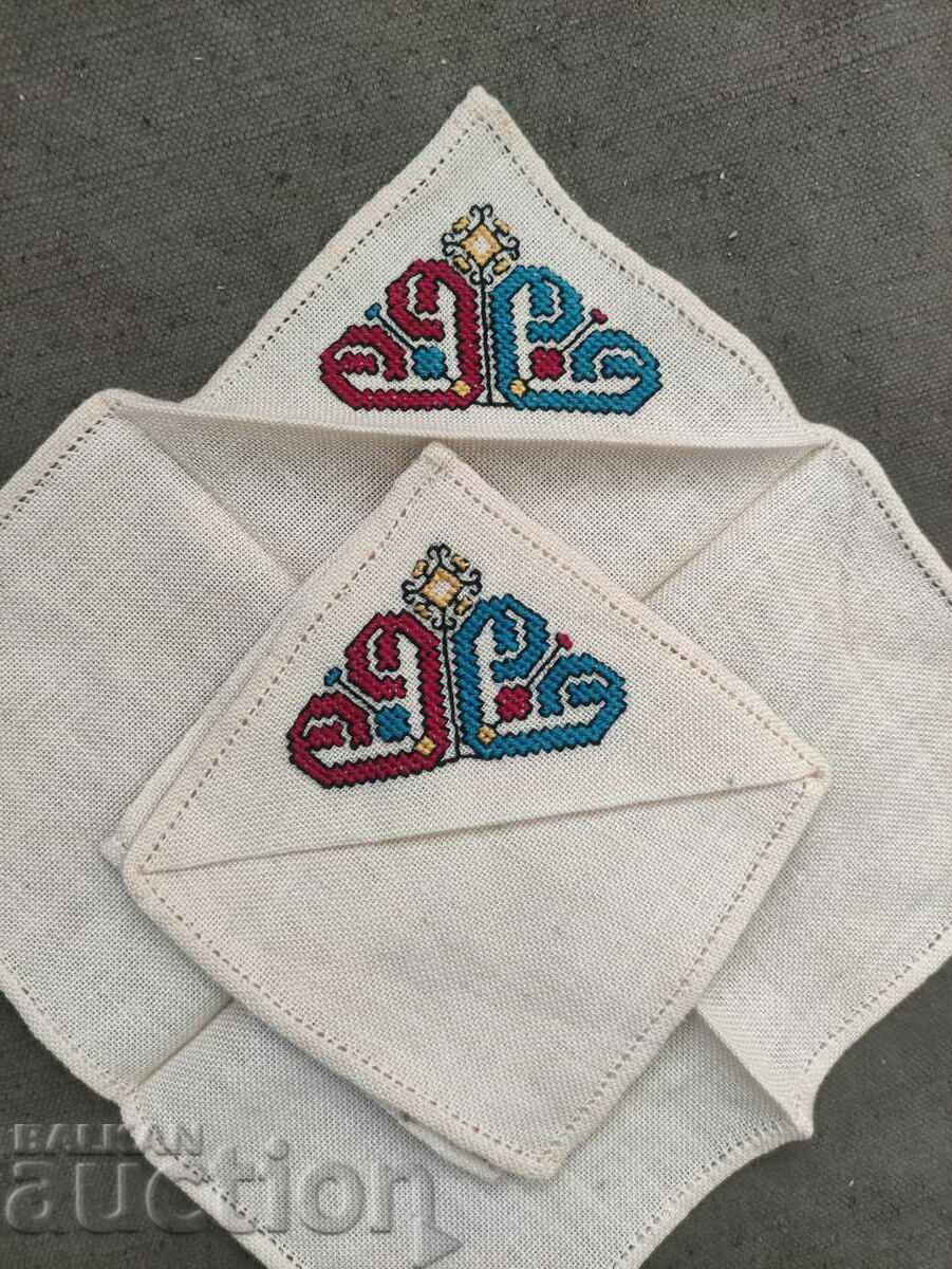Auction 2 handkerchiefs with embroidery Auction 2 handkerchiefs with embroidery