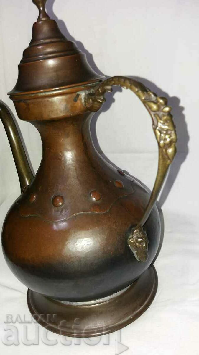 Delivery of Old copper pot kettle kettle