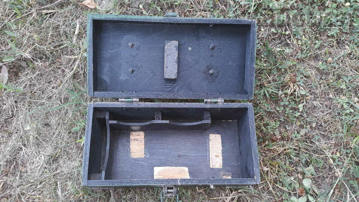 Licitație cutie antica din cutie optica URSS Licitație cutie antica din cutie optica URSS