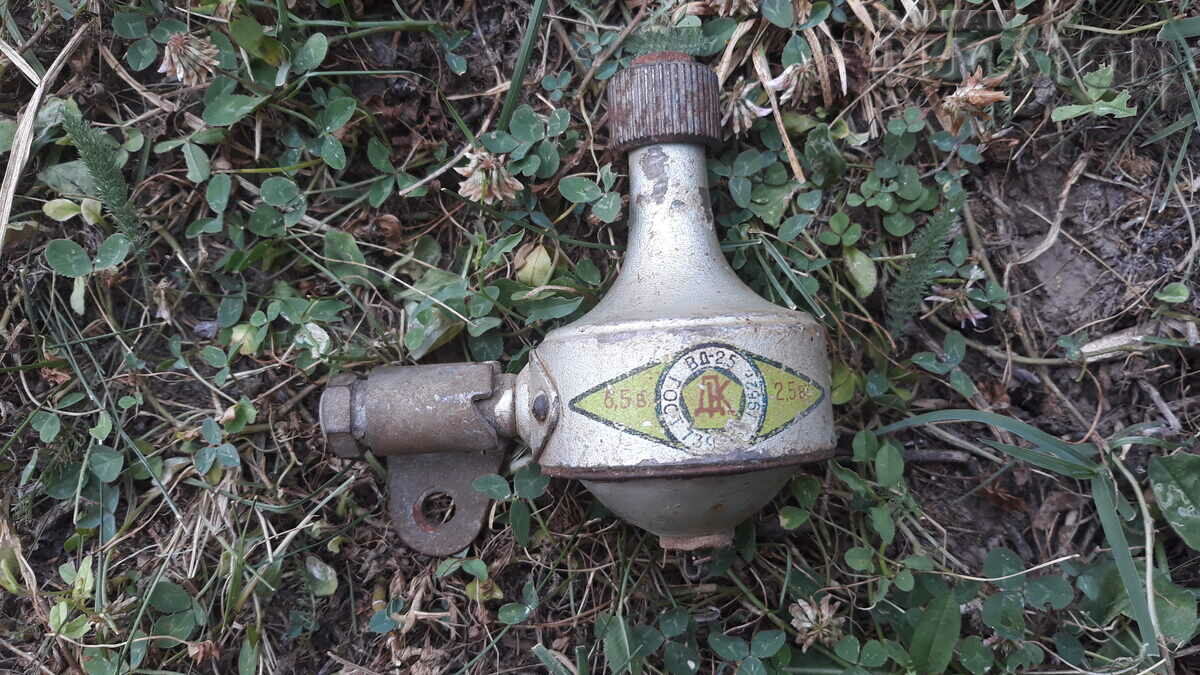 LOT generator dinam de epocă și far de bicicletă cu preț 31.00 BGN | € 15.85