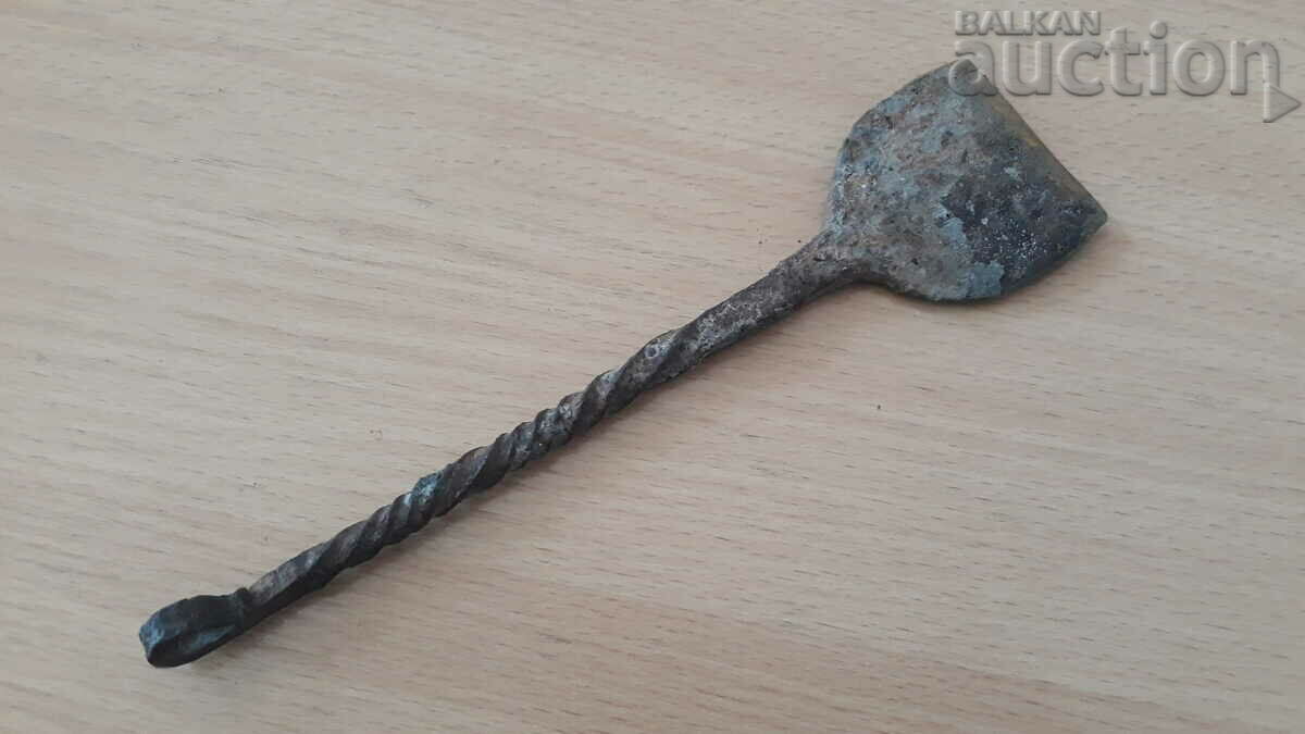 Auction a primitive scent, a gourd, a gourd, a wicker forged iron Auction a primitive scent, a gourd, a gourd, a wicker forged iron