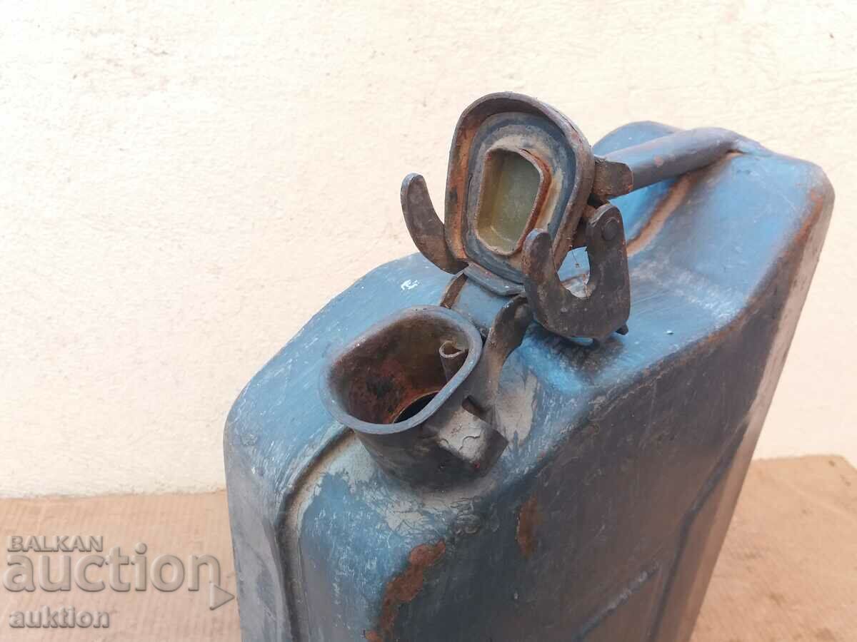Auction  MASSIVE 10 LITER FUEL CAN - EXCELLENT