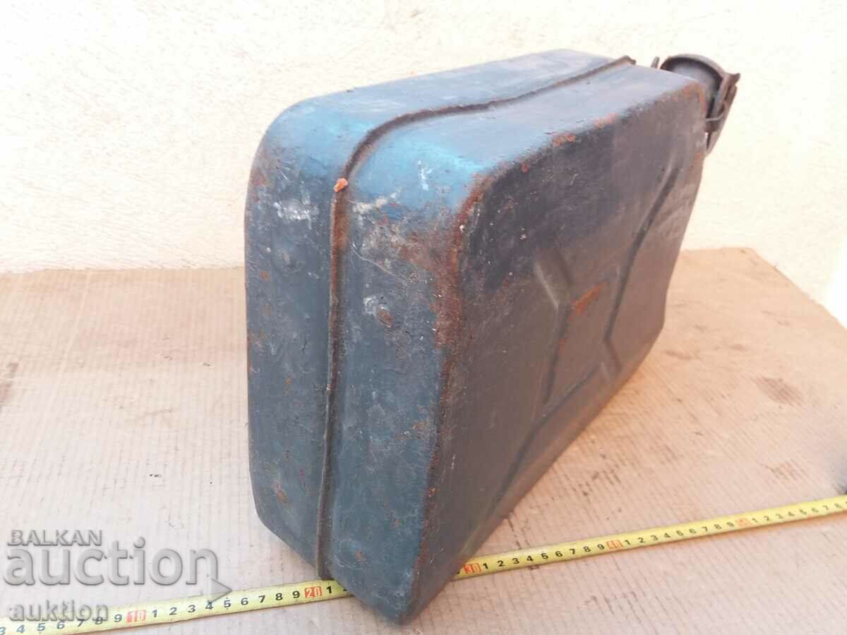 Delivery of MASSIVE 10 LITER FUEL CAN - EXCELLENT