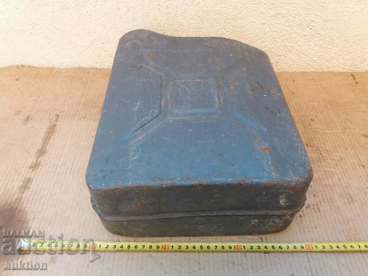 MASSIVE 10 LITER FUEL CAN - EXCELLENT - 7