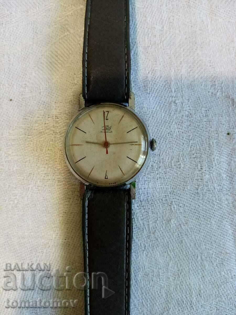 Ceasul funcționează!