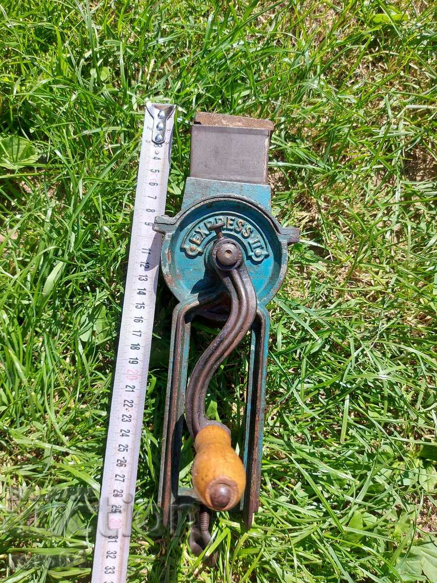 MORA VECHIA EXPRESS II - Primul Război Mondial cu preț 85.00 BGN | € 43.46 MORA VECHIA EXPRESS II - Primul Război Mondial cu preț 85.00 BGN | € 43.46