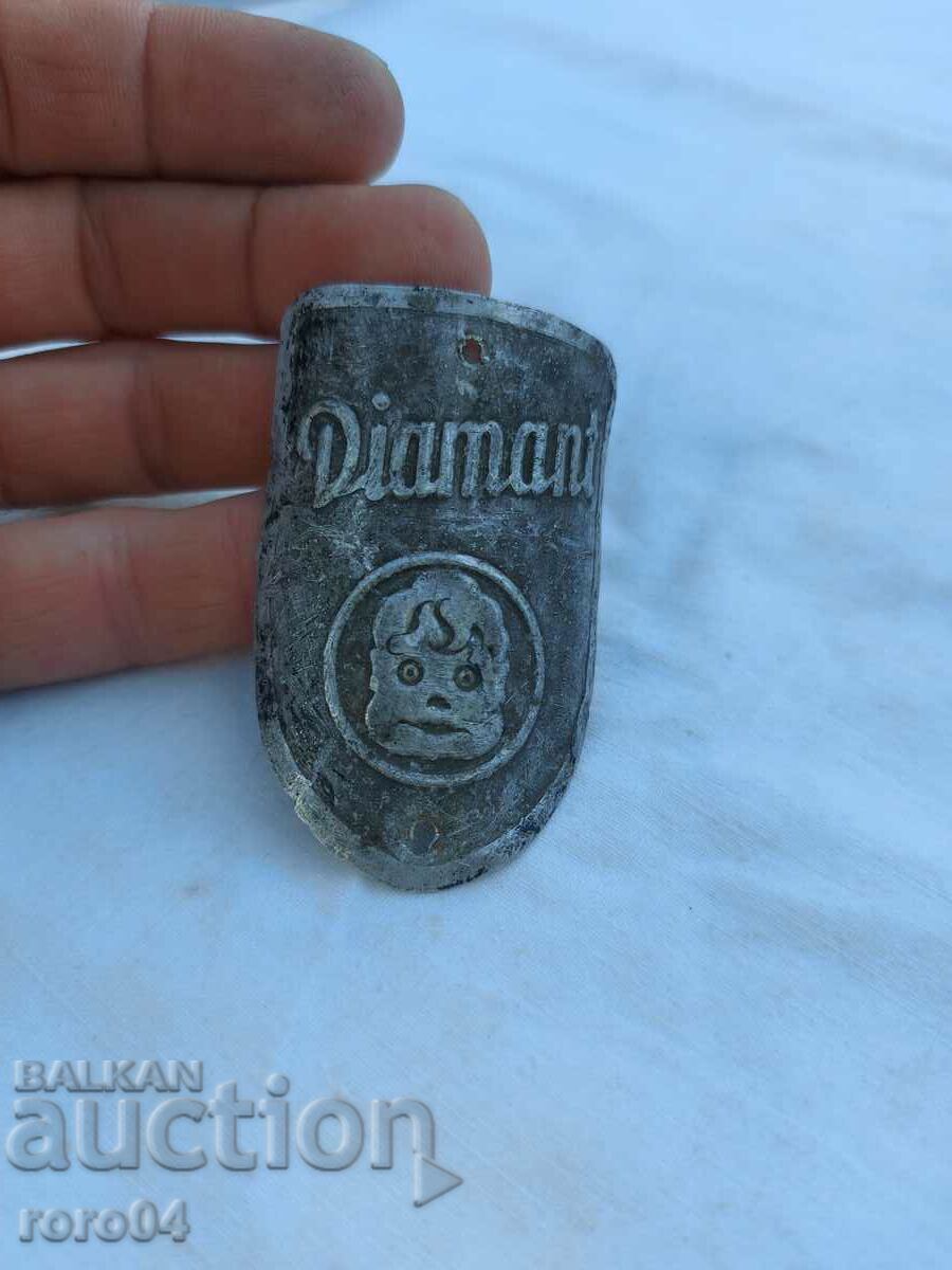 DIAMANT - PLACA ROATI RETRO cu preț 40.50 BGN | € 20.71 DIAMANT - PLACA ROATI RETRO cu preț 40.50 BGN | € 20.71