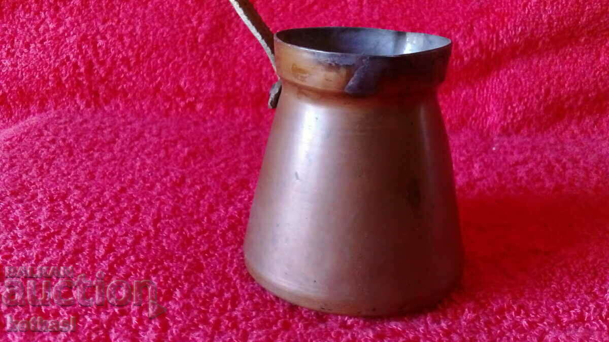 Delivery of Old Copper Copper Cezve