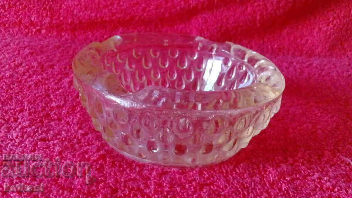 Auction Old massive Bulgarian glass crystal ashtray 325 g. Auction Old massive Bulgarian glass crystal ashtray 325 g.