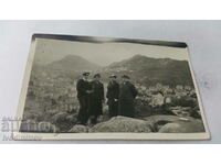 Fotografie Plovdiv Un bărbat, două femei și un tânăr pe unul dintre dealuri