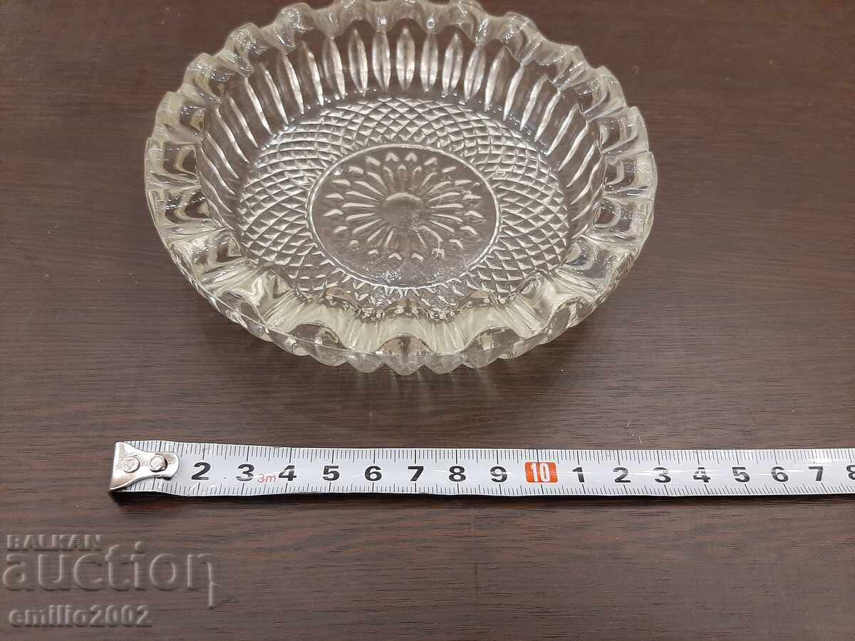 Scrumiera din sticla retro social cu preț 9.00 BGN | € 4.60 Scrumiera din sticla retro social cu preț 9.00 BGN | € 4.60