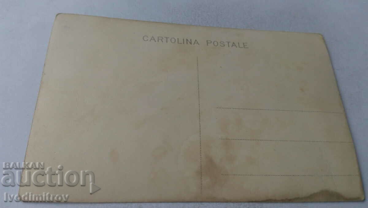 Photo Plovdiv A man, two women and a young man on one of the hills with price 2.45 BGN | € 1.25 Photo Plovdiv A man, two women and a young man on one of the hills with price 2.45 BGN | € 1.25