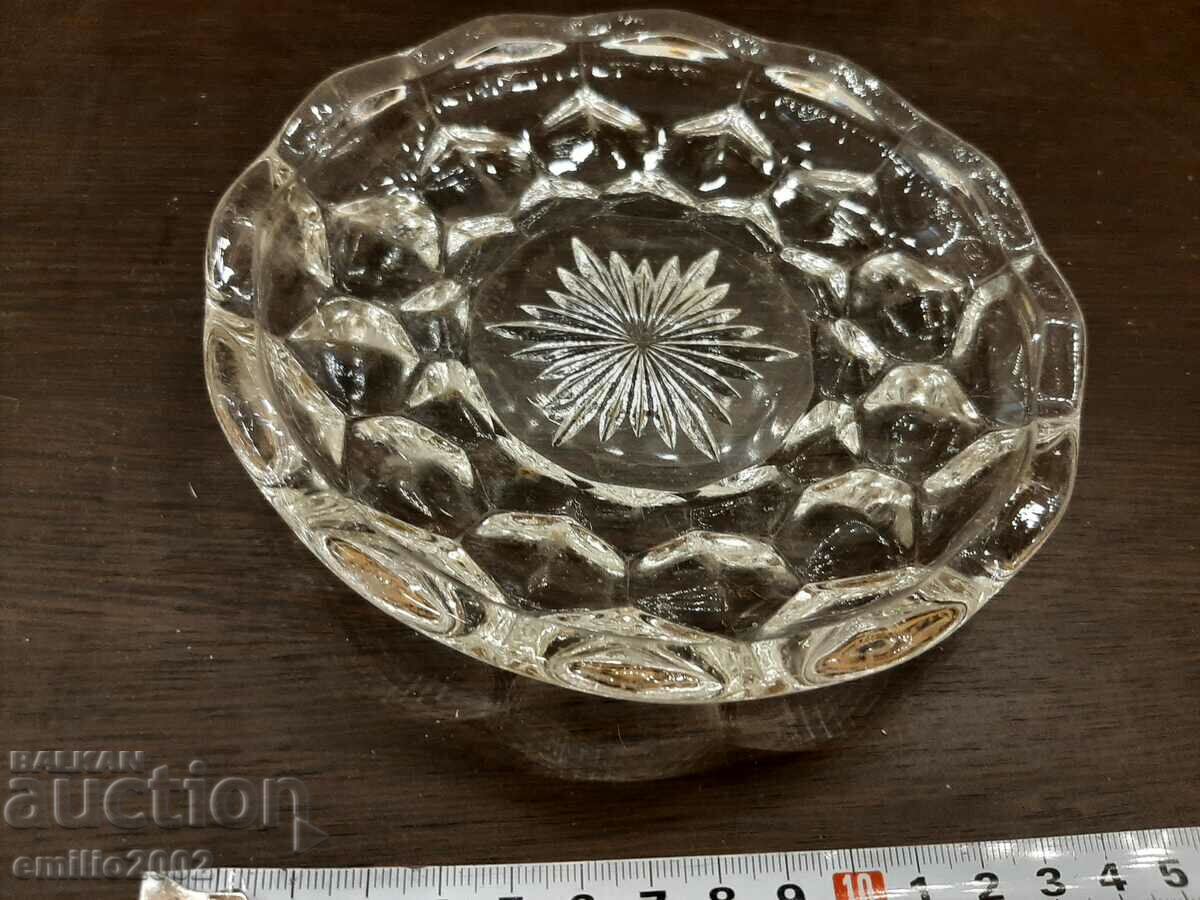 Glass ashtray retro social with price 9.00 BGN | € 4.60 Glass ashtray retro social with price 9.00 BGN | € 4.60