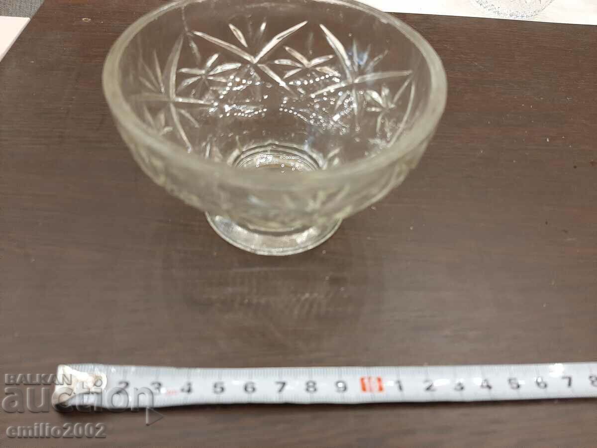 Γυάλινη μπομπονιέρα ρετρό κοινωνική με τιμή 4.00 BGN | € 2.05 Γυάλινη μπομπονιέρα ρετρό κοινωνική με τιμή 4.00 BGN | € 2.05